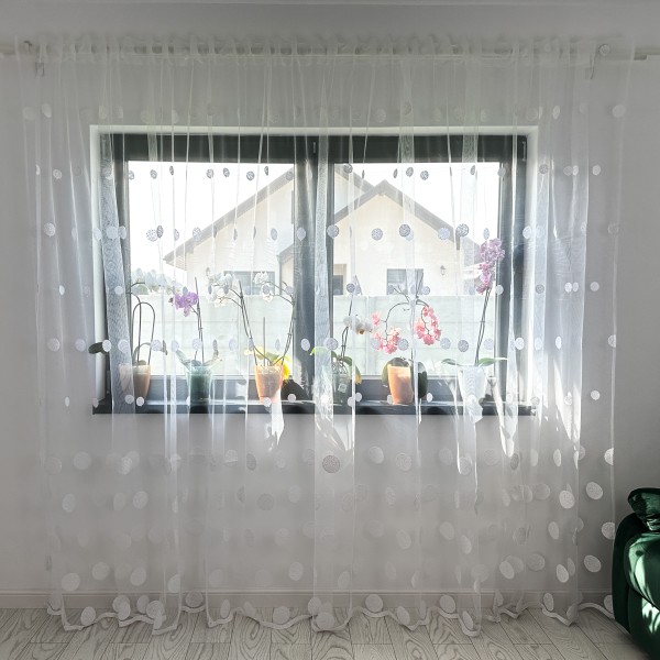 Perdea cu buline brodate - 5m latime x 2.4m inaltime, cu rejansa pentru bara, Alb [1]