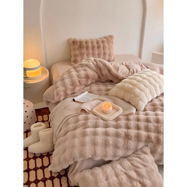 Lenjerie de Pat Dublu, ExtraPufoasa din Blăniță Artificială de Iepure, 4 piese, Bej – Confort Premium și Eleganță Absolută [1]
