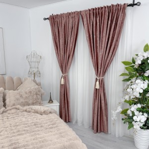 Set 2 Draperii Catifea cu insertii metalizate, Roz - V17, 140cm latime x 260cm inaltime, cu tiv lat pt bara Set 2 Draperii Catifea cu insertii metalizate, Roz - V17, 140cm latime x 260cm inaltime, cu tiv lat pt bara