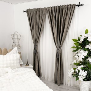Set 2 Draperii Catifea cu insertii metalizate, Gri cenusiu - V31, 140cm latime x 260cm inaltime, cu tiv lat pt bara Set 2 Draperii Catifea cu insertii metalizate, Gri cenusiu - V31, 140cm latime x 260cm inaltime, cu tiv lat pt bara