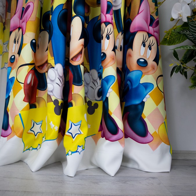 Set 2 bucati Draperie Satinata pentru copii, Mickey si Minnie, 1.5m latime x 1.85m inaltime, cu rejansa pentru sina