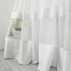 Perdea Diamond din Matase cu Banda Satinata, Alb, 140cm latime x 260cm inaltime, cu rejansa pt bara Perdea Diamond din Matase cu Banda Satinata, Alb, 140cm latime x 260cm inaltime, cu rejansa pt bara