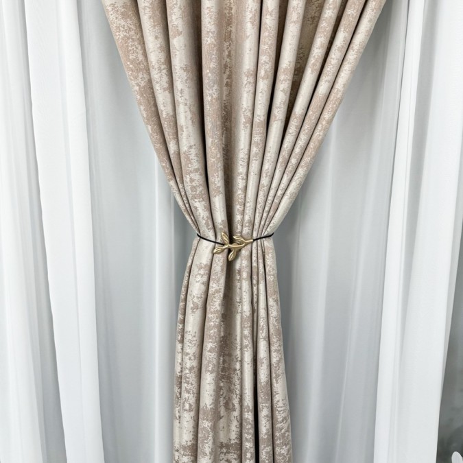 Draperie din Jacquard model Nisip, Bej deschis, 200cm latime x 210cm inaltime, cu rejansa pentru sina