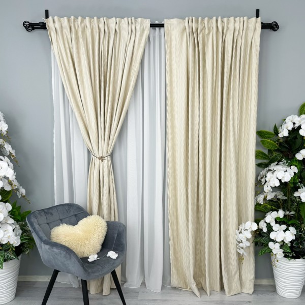 Set 2 draperii din Catifea Plisata cu opacitate ridicata, Crem - 2m latime x232cm, cu rejansa pentru bara [1]