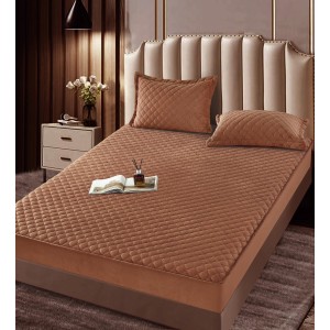 Husã matlasatã tip topper din catifea, 180x200cm + 2 fete de perna 50x70cm, Maro