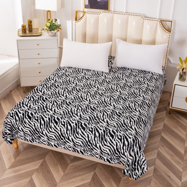 Patura pufoasa cocolino 200x230cm, 230gr, Negru, animal print [1]