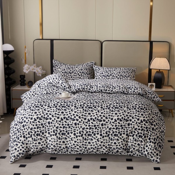 Lenjerie pat dublu, Super Pufoasa COCOLINO, 4 piese, Alb-Negru, animal print [1]