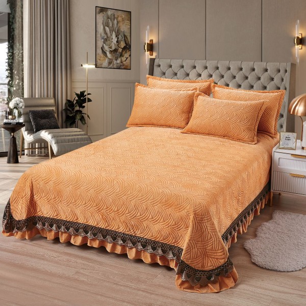 Cuvertura pat dublu, 3 piese, Catifea Matlasata cu broderie, 220x240cm + 2 fete de perne 50x70cm, camel [1]