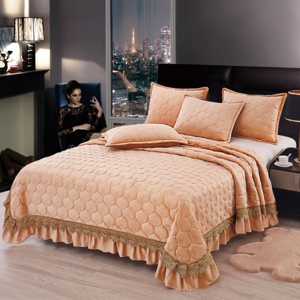 Cuvertura pat dublu, 3 piese, Catifea Matlasata cu broderie, 220x240cm + 2 fete de perne 50x70cm, crem [1]