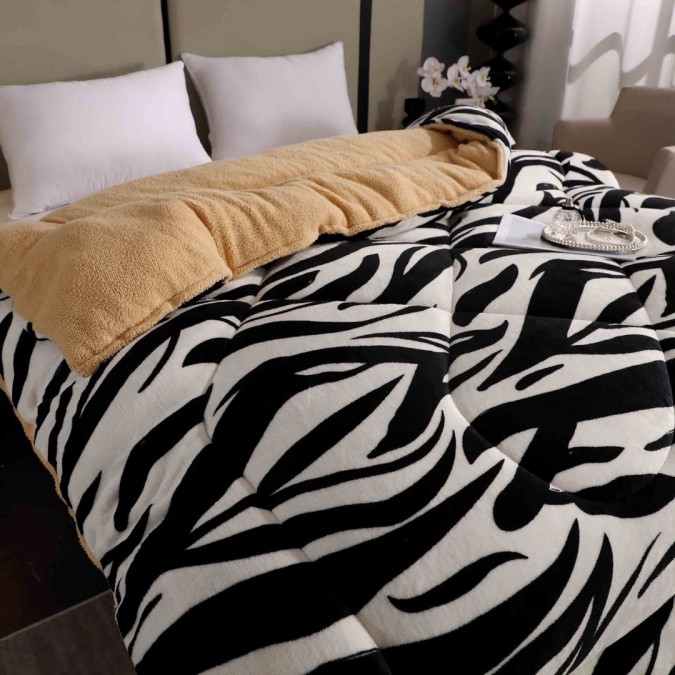  Pilota Cocolino cu Blăniță Bej Ultra Pufoasă, Matlasată, 200x230 cm – Căldură Instantă și Confort de Lux pentru Nopți Reci, Alb-Negru, Zebra