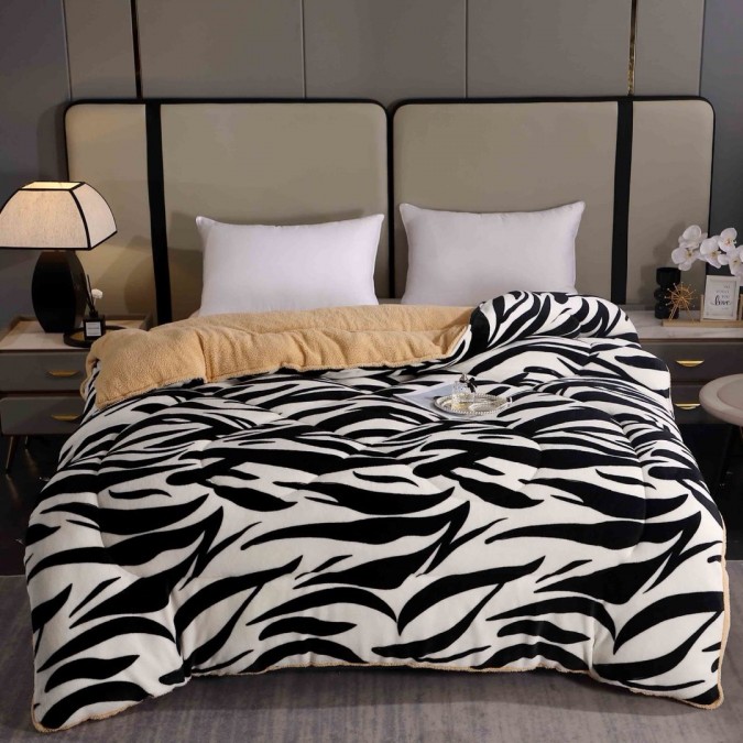 Pilota Cocolino cu Blăniță Bej Ultra Pufoasă  Matlasată  200x230 cm – Căldură Instantă și Confort de Lux pentru Nopți Reci  Alb-Negru  Zebra