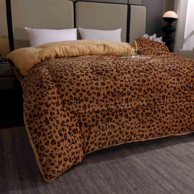  Pilota Cocolino cu Blăniță Bej Ultra Pufoasă, Matlasată, 200x230 cm – Căldură Instantă și Confort de Lux pentru Nopți Reci, Maroniu, animal print