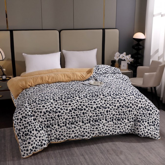  Pilota Cocolino cu Blăniță Bej Ultra Pufoasă, Matlasată, 200x230 cm – Căldură Instantă și Confort de Lux pentru Nopți Reci, Alb, animal print