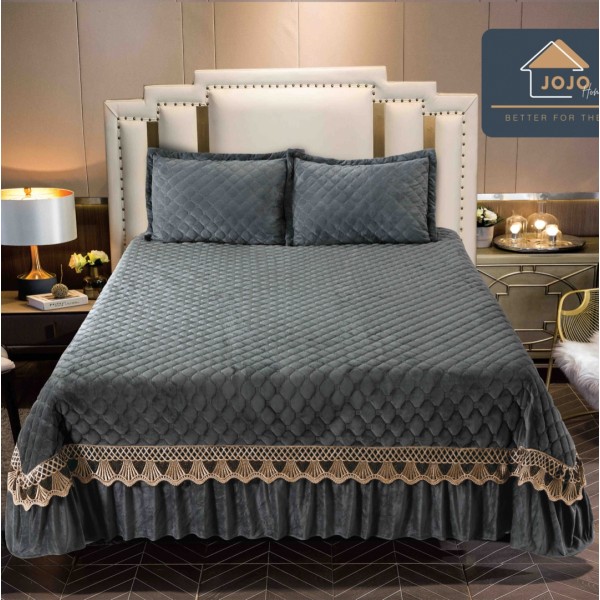 Cuvertura pat dublu, 3 piese, Catifea Matlasata cu Broderie Aurie, 250x270cm, Jojo Home, Gri inchis [1]