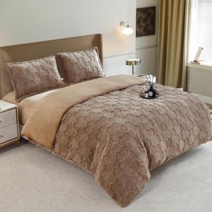 Lenjerie de Pat Dublu, CoCoLiNo Ultra Pufoasă, 4 piese, Cearșaf cu ELASTIC, cu Fagure 3D – Somn Regal în Confort Absolut, Maroniu Lenjerie de Pat Dublu, CoCoLiNo Ultra Pufoasă, 4 piese, Cearșaf cu ELASTIC, cu Fagure 3D – Somn Regal în Confort Absolut, Maroniu