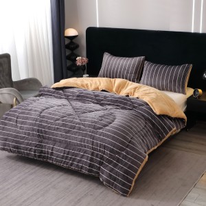 Pilota Cocolino cu blanita 200x230cm si 2 fete de perna 50x70cm, Gri, linii  Pilota Cocolino cu blanita 200x230cm si 2 fete de perna 50x70cm, Gri, linii