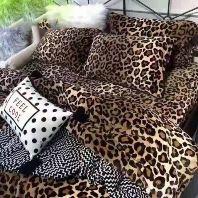 Lenjerie pentru Pat Dublu Cocolino Premium 4 Piese – Plușată Groasă și Călduroasă Ideală pentru Iarnă – Confort Maxim Antișifonare Maro animal print