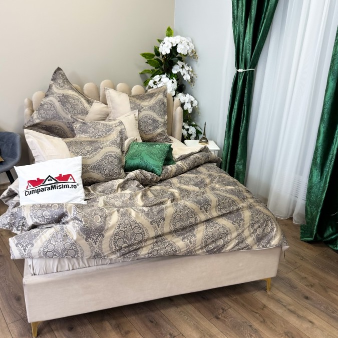 Set Luxury:  Lenjerie de Pat dublu, din Catifea Royală Velvetto, 6 piese si Draperie cu inele încastrate, 2buc x 150x245cm, cu Șnur Magnetic și Față de Pernă Decorativă, Bej, Verde Smarald