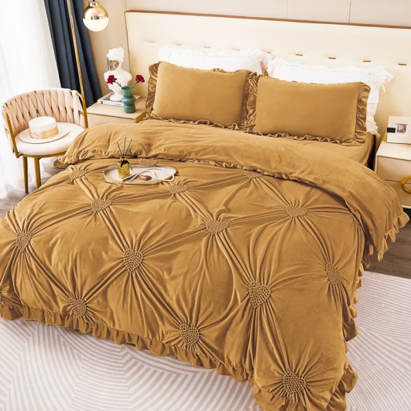 Lenjerie de pat Luxury Catifea Cocolino, cu pliuri brodate si volanase, mustar [1]