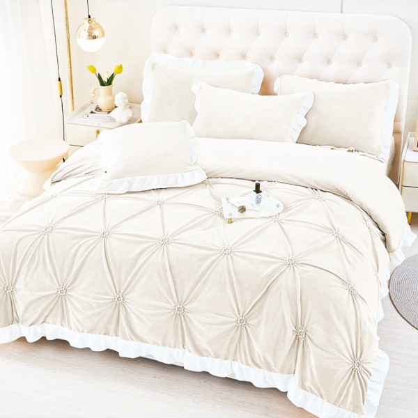 Lenjerie de pat Luxury Catifea Cocolino, cu pliuri brodate si volanase, crem [1]