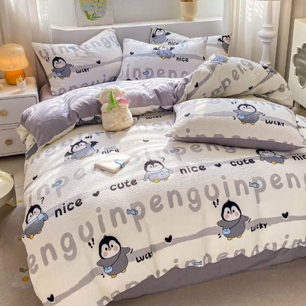 Lenjerie pat 140x200cm,  Soft Touch CREPONAT DELUXE, 4 piese, cu ELASTIC, Gri, pinguini, pesti [1]