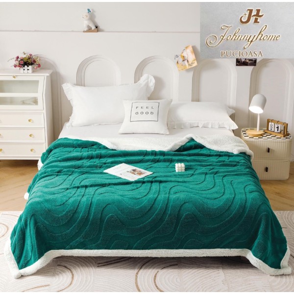 Pătură Super Soft Cocolino cu Blăniță, 200x230 cm – Eleganță și Căldură cu Model 3D în Relief, Valuri Elegante, Verde Smarald [1]