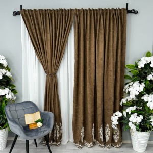 Draperie Blackout 80%, din Catifea cu Broderie, 140cm latime x 260cm înălțime, cu TIV LAT, Elite V3, Maro Draperie Blackout 80%, din Catifea cu Broderie, 140cm latime x 260cm înălțime, cu TIV LAT, Elite V3, Maro