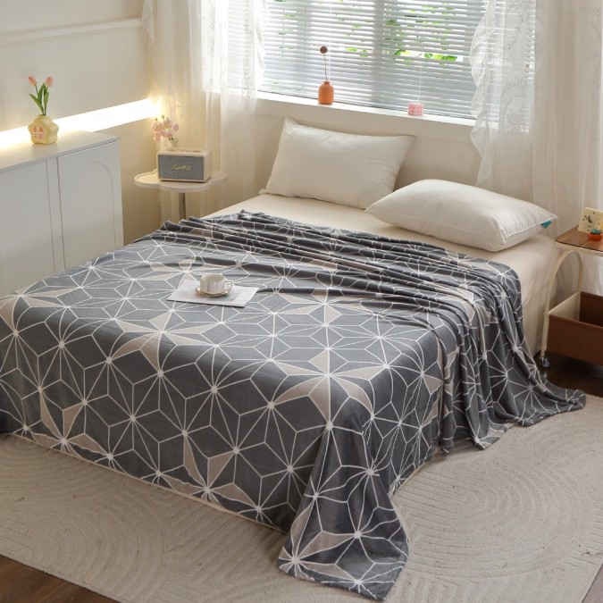 Pătură Super Soft Cocolino 200x230 cm – Răsfăț absolut în zilele reci Gri steluțe forme geometrice