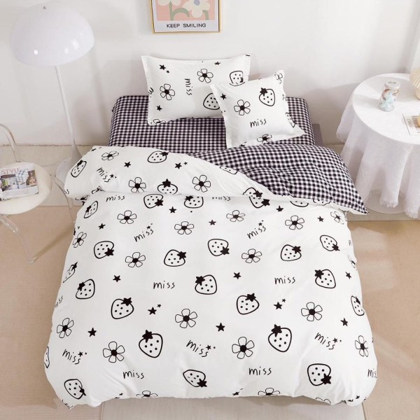 Lenjerie pat 140x200cm,  FINET, 4 piese, cu ELASTIC, Alb-Negru, capsuni, flori, stelute [1]