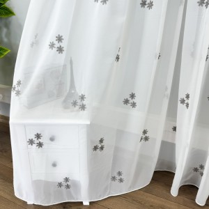 Perdea Anabelle din Voal Brodat, model cu flori gri, Alb, 140cm latime x 260cm inaltime, cu rejansa pt bara