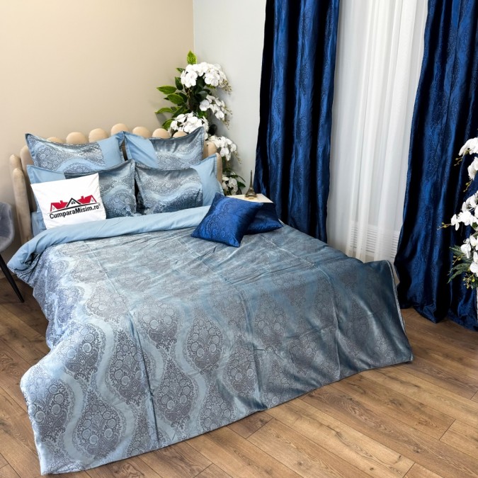 Set Luxury:  Lenjerie de Pat dublu, din Catifea Royală Velvetto, 6 piese si Draperie cu inele încastrate, 2buc x 150x245cm, cu Șnur Magnetic și Față de Pernă Decorativă, Bleu, Albastru