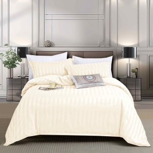 Lenjerie de Pat 140x200cm, HoReCa, 4 Piese din Damasc Finetat - Lux, Confort si intretinere Usoara, Fara Calcare, Crem Lenjerie de Pat 140x200cm, HoReCa, 4 Piese din Damasc Finetat - Lux, Confort si intretinere Usoara, Fara Calcare, Crem