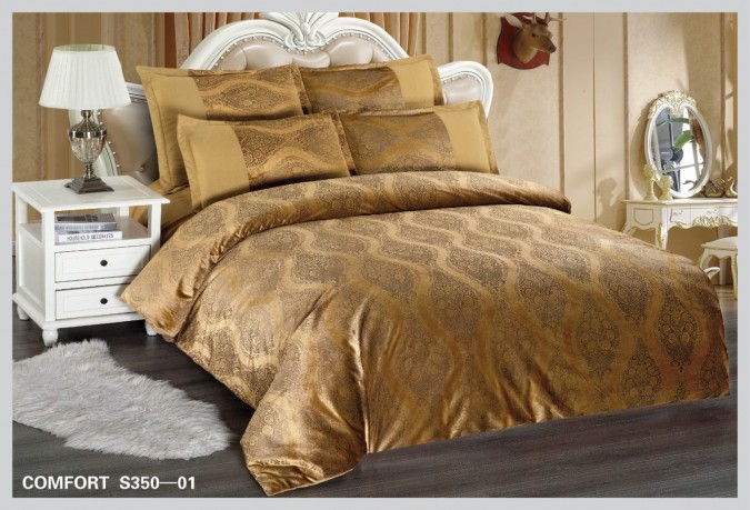 Lenjerie de Pat dublu, din Catifea Royală Velvetto, East Comfort, 6 piese – Răsfăț Premium și Confort de Lux, Cu Tehnologie de Broderie Digitală, Maro Bronz