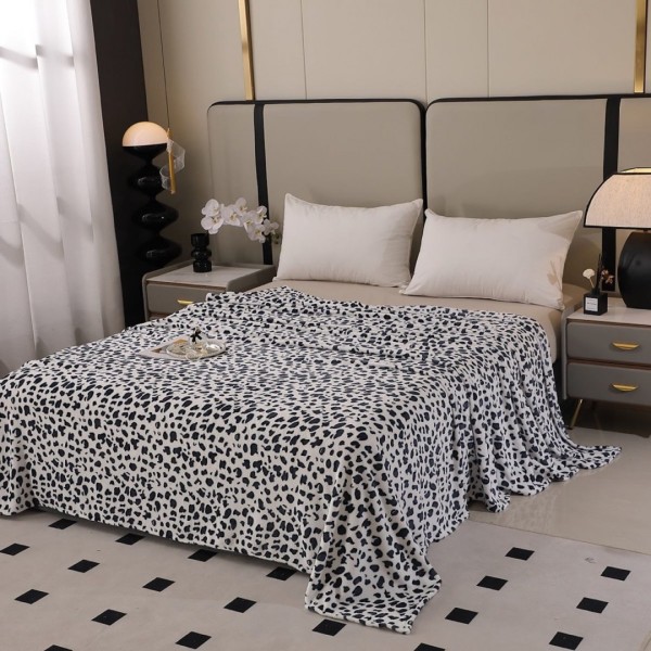 Patura pufoasa cocolino 200x230cm, 240g/mp, Alb, Gri, leopard print [1]