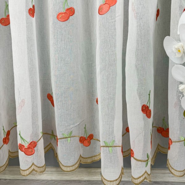 Perdea pentru Bucatarie tip IN brodat, Alb cu cirese, 140cm latime x 200cm inaltime, cu rejansa pt bara [1]