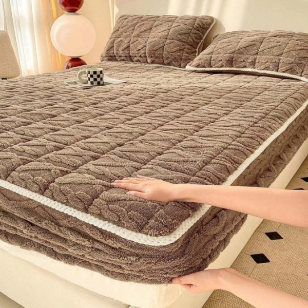 Husa Topper Cocolino Matlasata 140x200cm cu Elastic și Două Fețe de Pernă 50x70cm, model Tricotat , cu bordura, maro [1]