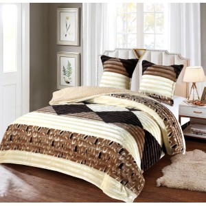 Pilota CoCoLiNo Frizzy cu blanita, matlasata, 200x230cm, cu fete de perna 60x60cm, Crem, Bej, forme geometrice, animal print Pilota CoCoLiNo Frizzy cu blanita, matlasata, 200x230cm, cu fete de perna 60x60cm, Crem, Bej, forme geometrice, animal print