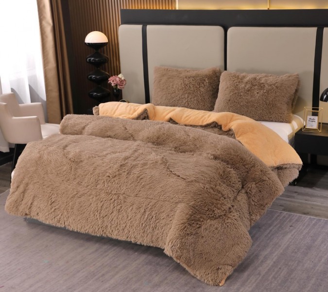 Pilota Super Pufoasă CoCoLiNo Fluffy cu Blăniță Sherpa Asortată, 200x230 cm, 4 kg, 2 Fețe de Pernă Asortate, 50x70cm – Căldură Instantă și Confort de Lux pentru Nopți Reci, Bej