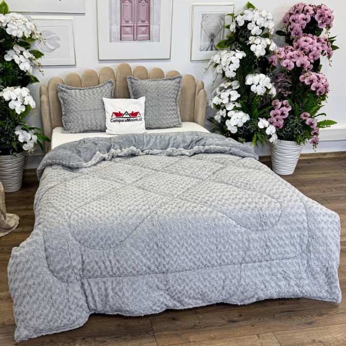 Pilota CoCoLiNo Roses cu blanita, matlasata, 200x230cm, cu fete de perna 60x60cm, Gri