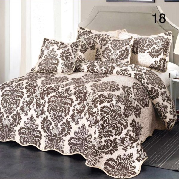 Cuvertura matlasata 230x250cm si 4 fete de perna, Bumbac, Crem, Maro, model royal [1]