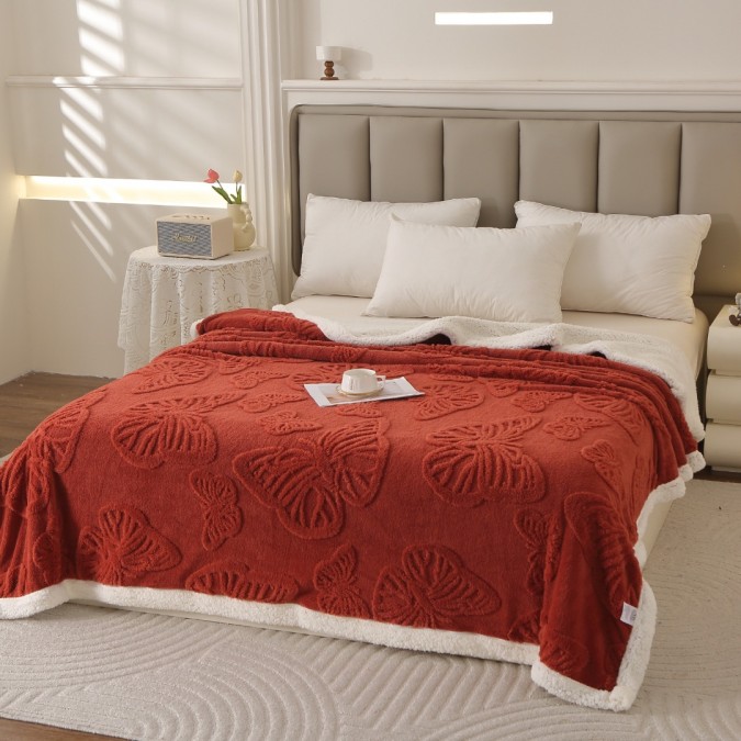 Pătură Super Soft Cocolino cu Blăniță, 200x230 cm – Eleganță și Căldură cu Model 3D în Relief, Fluturi Delicați, Caramiziu