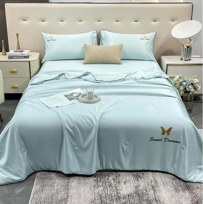 Set luxury cu PILOTA de VARA, din MATASE SATINATA, 4 piese, Baby blue