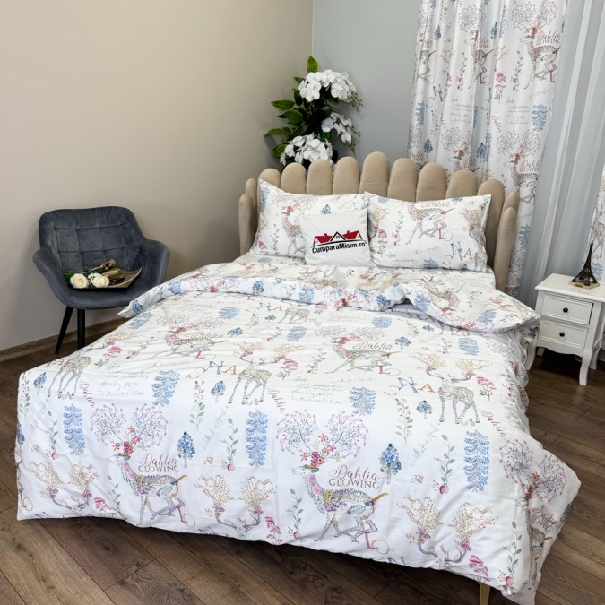 Set Lenjerie Pat Dublu Crăciun 4 Piese + 2 Draperii 150x235cm din Bumbac Satin DELUXE – Confort și Eleganță, Fabricat în România, Alb, Multicolor Pastel, reni, fulgi de nea, brazi