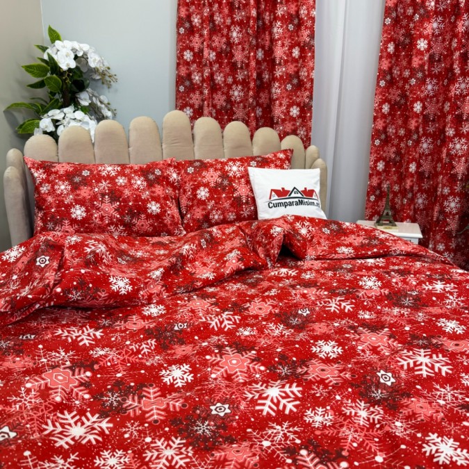 Set Lenjerie Pat Dublu Crăciun 4 Piese + 2 Draperii 150x235cm din Bumbac Ranforsat – Confort și Eleganță, Fabricat în România, Roșu, fulgi de nea