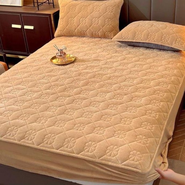 Husã matlasatã tip topper din catifea, 160x200cm + 2 fete de perna 50x70cm, camel [1]