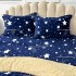 Lenjerie pat dublu cu Elastic, Super Pufoasa COCOLINO cu BLANITA, 4 piese, Bleumarin, ploaie de stele [9]