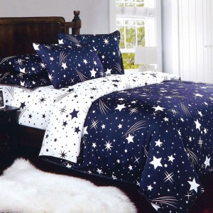 Lenjerie pat 140x200cm, 4 piese, cu ELASTIC,  Albastru, stelute Lenjerie pat 140x200cm, 4 piese, cu ELASTIC,  Albastru, stelute