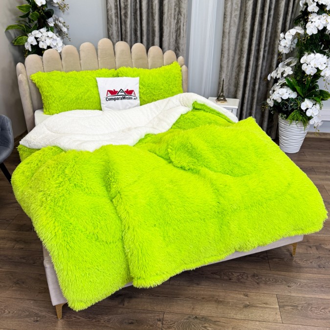 Pilota CoCoLiNo Fluffy cu Blanita tip Sherpa Alba 200x230cm + 2 fete de perna 50x70cm matlasata Verde