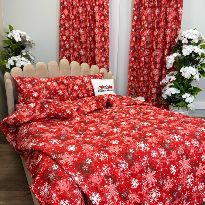 Set Lenjerie Pat Dublu Crăciun 4 Piese + 2 Draperii 150x235cm din Bumbac Ranforsat – Confort și Eleganță, Fabricat în România, Roșu, fulgi de nea