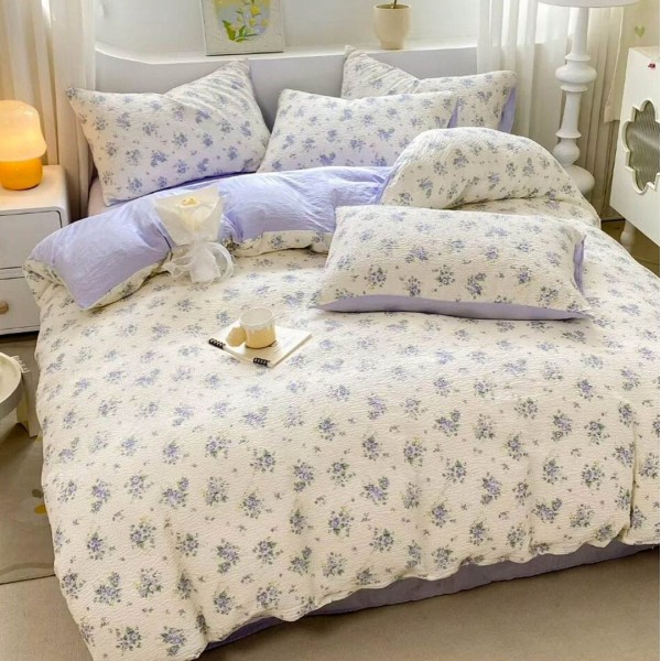 Lenjerie pat 140x200cm,  Soft Touch CREPONAT DELUXE, 4 piese, cu ELASTIC, Bleu, floricele [1]